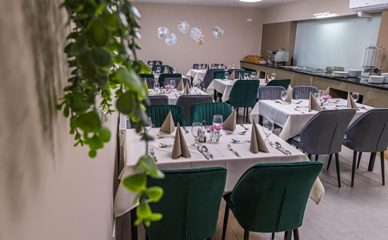 Hotel Crystal Hajduszoboszlo Luaran gambar